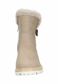 Beige Knöchelstiefel aus glattem Leder mit einem Kragen aus Kunstfell, Seitenreißverschluss und strukturierter weißer Sohle. Einfache Nähte betonen das Design.