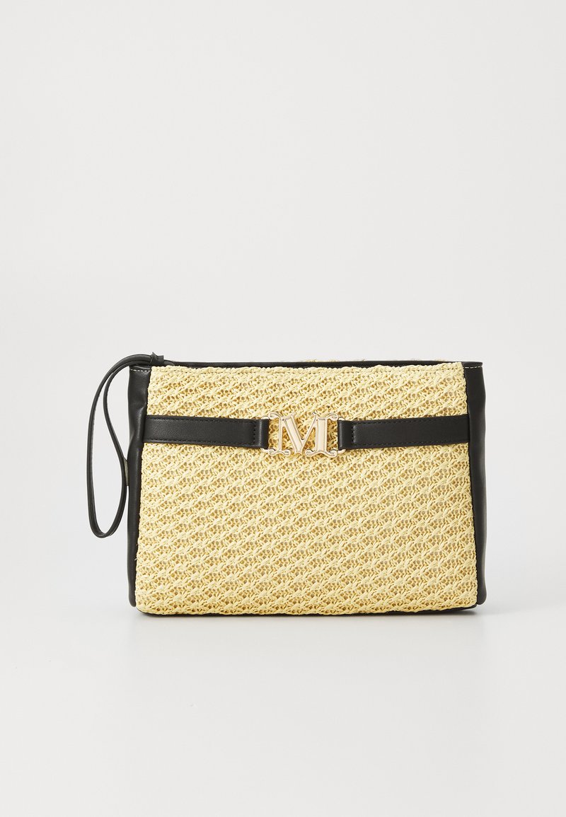 Rudens salmu vīto clutch maciņš bēšā krāsā ar melnām ādas akcentiem. Pieejams ar zelta logotipa aparatūru un plaukstas siksnu. Strukturēta, taisnstūrveida forma.