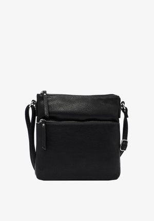 Sort læder crossover taske med en struktureret overflade, der har to lynlåslommer og en justerbar rem til alsidig brug.