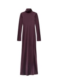 Long sleeve, turtleneck dress in deep burgundy, made of smooth fabric. Features a straight silhouette and reaches mid-calf. No visible patterns.