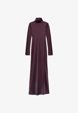 Dlhý rukáv, šaty s vysokým golierom v tmavej burgundskej farbe, vyrobené z hladkej tkaniny. Majú rovný strih a siahajú do polovice lýtok. Bez viditeľných vzorov.