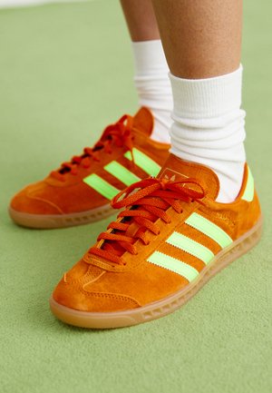 HAMBURG - Joggesko - orange/solar green