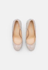 Blue by Betsey Johnson BLISS - Scarpe con plateau - silver-coloured
