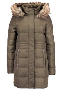 Olijfgroene gewatteerde jas met een nepleren capuchon, voorzien van een ritssluiting, twee zijzakken en horizontale stikdetails.