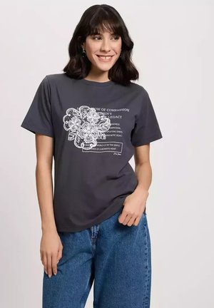 Cross Jeans - T-shirt z nadrukiem