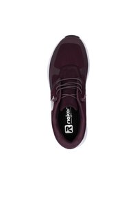 Scarpa sportiva bordeaux con tomaia in mesh e suede, punta arrotondata, design con lacci, suola bianca e soletta testurizzata con logo.
