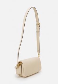 COACH COVERED CLOSURE PILLOW TABBY SHOULDER - Handbag - ivory