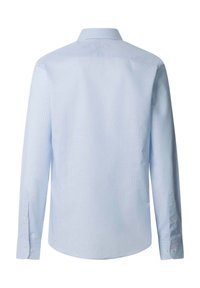 Chemise habillée à manches longues bleu clair avec fines rayures verticales blanches, poignets à boutons et col classique vue de dos.