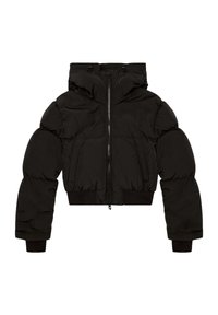Crni puffer jakna s krojenjem do struka, s prednjim patent zatvaračem, elastičnim manžetama i dva bočna džepa. Napravljena od glatkog, izoliranog materijala.