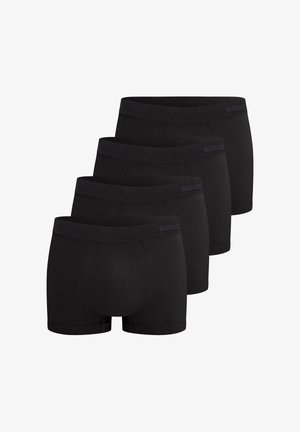 Mustat puuvillaboksereiden alushousut neljän pakkauksessa. Niissä on pehmeä vyötärönauha, jossa on brändin nimi, sekä tiukka, sileä rakenne kauttaaltaan.