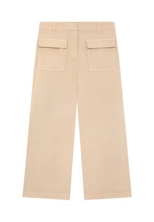 Beige bukser med vide ben, to store klaplommer bagpå og bæltestropper i taljen.