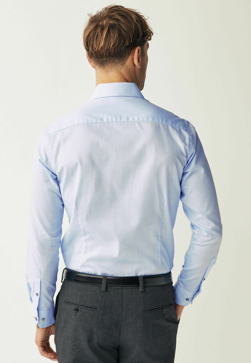 Next - TEXTURED SLIM FIT SINGLE CUFF - Camisa - light blue, Ampliar