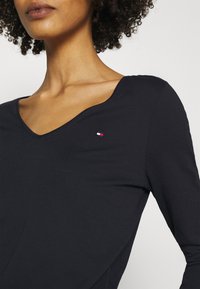 Tommy Hilfiger Långärmad tröja - dark blue