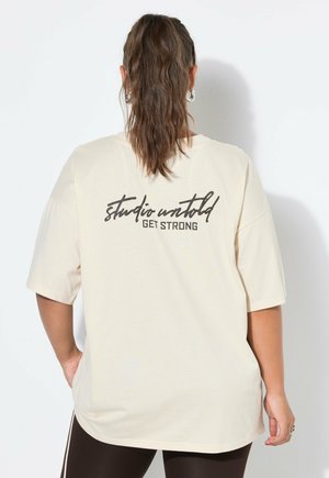 Studio Untold, STUDIO UNTOLD GET STRONG BACK PRINT TEE - T-shirt print - sand