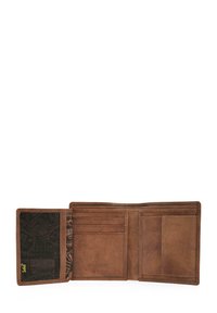 Cartera de cuero marrón con una textura suave, múltiples espacios para tarjetas y una ventana para identificación. El interior cuenta con un forro de tela con un patrón.