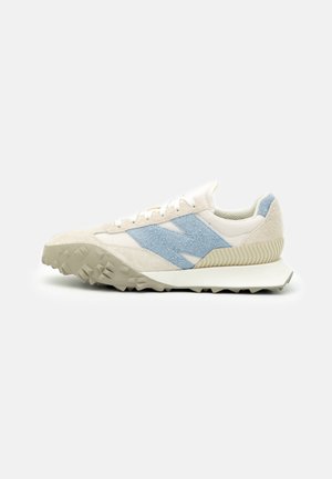 XC72 UNISEX - Baskets basses - sea salt