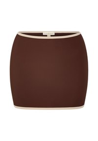 Bruine rok met een gladde textuur, voorzien van een contrasterende lichtbeige tailleband. Eenvoudig, aangesloten ontwerp zonder extra patronen of versieringen.
