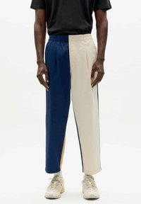 Thinking Mu LUC - Trousers - tricolor