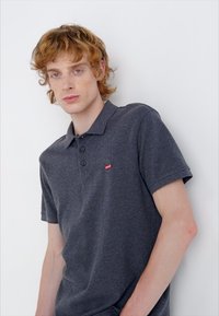 Levi's® Polotričko - dark charcoal heather