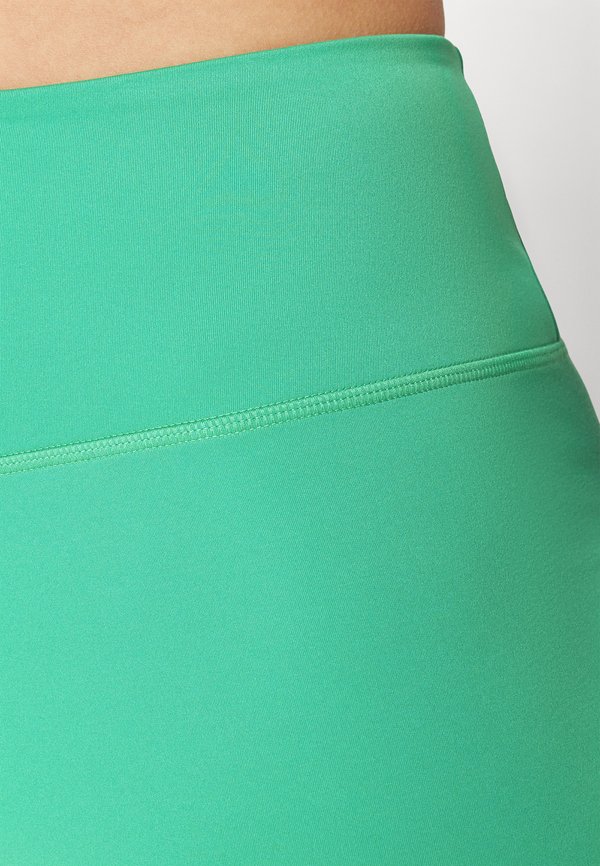 FLOAT RUN SHORTS - Leggings - grass2