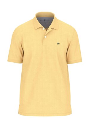Gul bomulls polo-skjorte med klassisk krage, to knapper i knappestolpen og liten brodert logo på venstre bryst. Korte ermer.