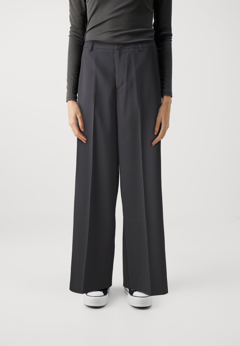 ONLY - ONLALBA WIDE PANT - Tygbyxor - phantom, Förstora