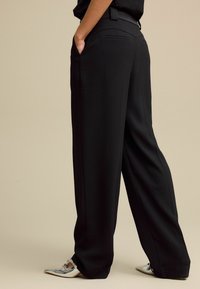 Next TEXTURED STRAIGHT TUX - Bukser - black