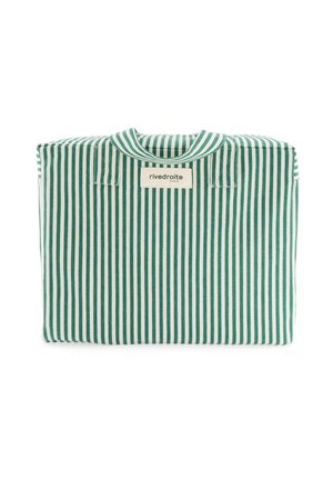 Sac en tissu plié à rayures verticales vertes et blanches avec poignées courtes et étiquette "rivedroite Paris" à l'avant.