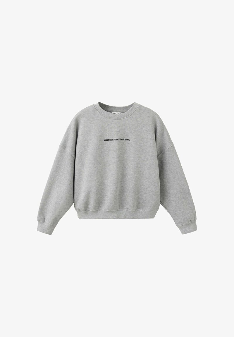 Sweat-shirt gris clair à manches longues avec col rond et texte noir "MOUNTAIN/STATE OF MIND" au centre devant.
