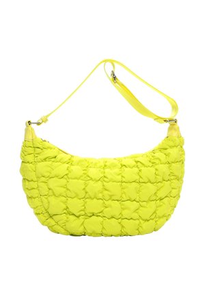 Heldere gele gewatteerde schoudertas met verstelbare band en zilverkleurige gespsluiting.