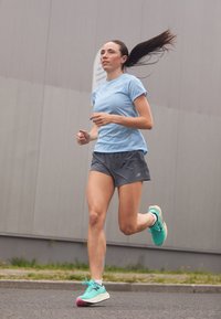 New Balance FUELCELL PROPEL V5 - Løpesko for vei - green