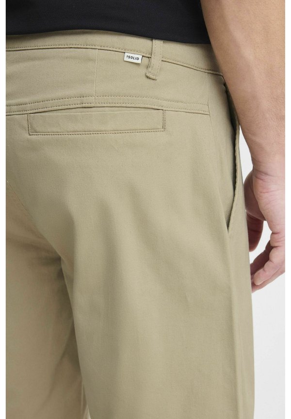 SDKARLO REGULAR FIT - Shorts - dune2