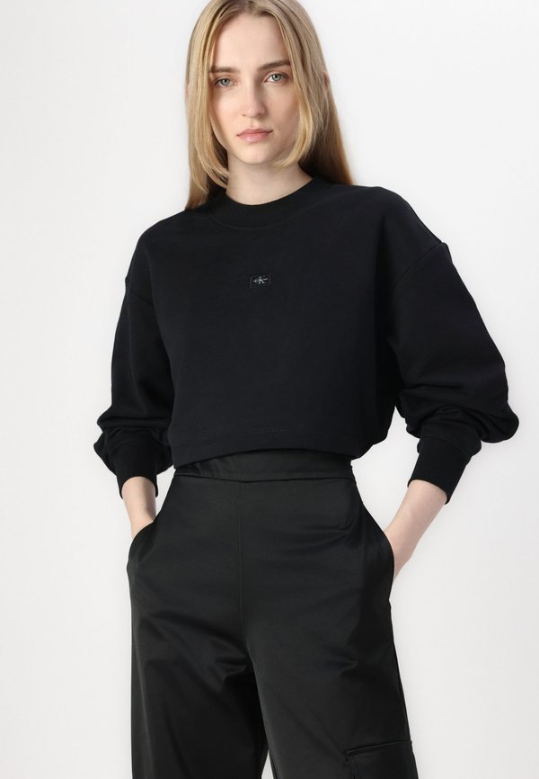 LABEL SHORT CREWNECK - Sweatshirt3