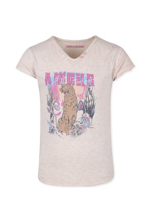 T-shirt en coton beige avec un graphisme de léopard en saut et des accents floraux, texte "AMOUR" en rose et bleu, col rond, manches courtes.