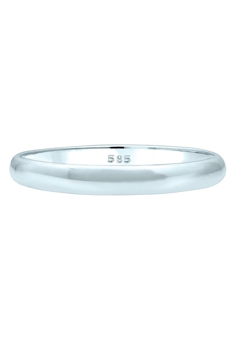 En enkel silverring med en slät, rundad yta och polerad finish. Märkt med "585" på den inre bandet, vilket indikerar guldinnehåll.