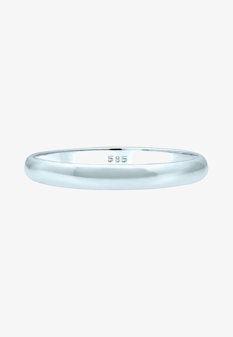 En enkel silverring med en slät, rundad yta och polerad finish. Märkt med "585" på den inre bandet, vilket indikerar guldinnehåll.