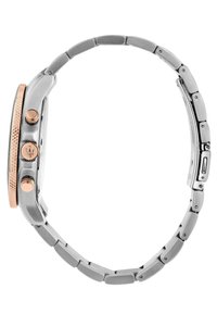Sølv rustfrit stål ur med en rosaguld bezel, to trykknapper og et tekstureret armbånd. Har en symmetrisk, oval form.