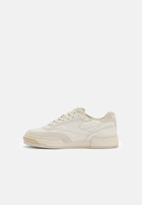 Reebok LTD CLUB C LTD UNISEX - Trainers - cornsilk white flood