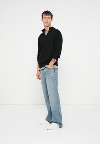 GAP ZIP MOCK - Džemper - true black