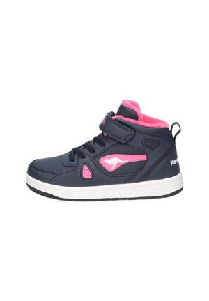 Schwarzer High-Top-Sneaker mit pinkem Innenfutter, pinkem Känguru-Logo an der Seite, Klettverschluss und weißer Sohle.