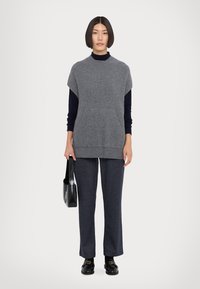 WEEKEND MaxMara CREA - Brezrokavnik - grigio medio