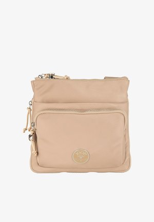 Beige stof crossbody-taske med frontlynlåslomme, justerbar rem og rundt logopatch med teksten "Joop! Jeans" nederst i midten.