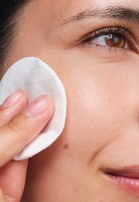 The Ordinary GLYCOLIC ACID 7% EXFOLIATING TONER - Loción
