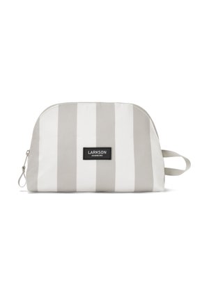 Pruhovaný béžovo-biely puzdro na zips s textilným úchytom a čiernou obdĺžnikovou štítkou „Larkson Hamburg“ na prednej strane.