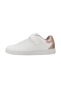 Zapatilla blanca con parte superior de cuero texturizado, acentos en rosa, una cinta de velcro y un detalle en el talón de purpurina dorada. Perforada para una mejor transpirabilidad.