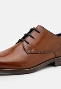 bugatti Pantofi eleganți cu șireturi - cognac