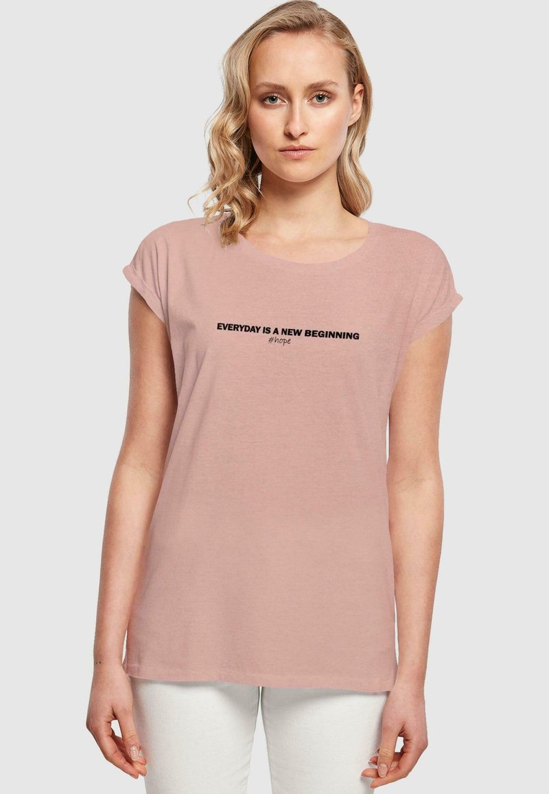 Merchcode FRAUEN HOPE EXTENDED SHOULDER  - Triko s potiskem - duskrose