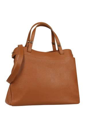 Sac à main en cuir marron avec finition texturée, deux poignées, une bandoulière amovible et des accents en matériel de ton laiton.