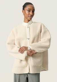 Soaked in Luxury THALASSA  - Manteau court - ancient scroll