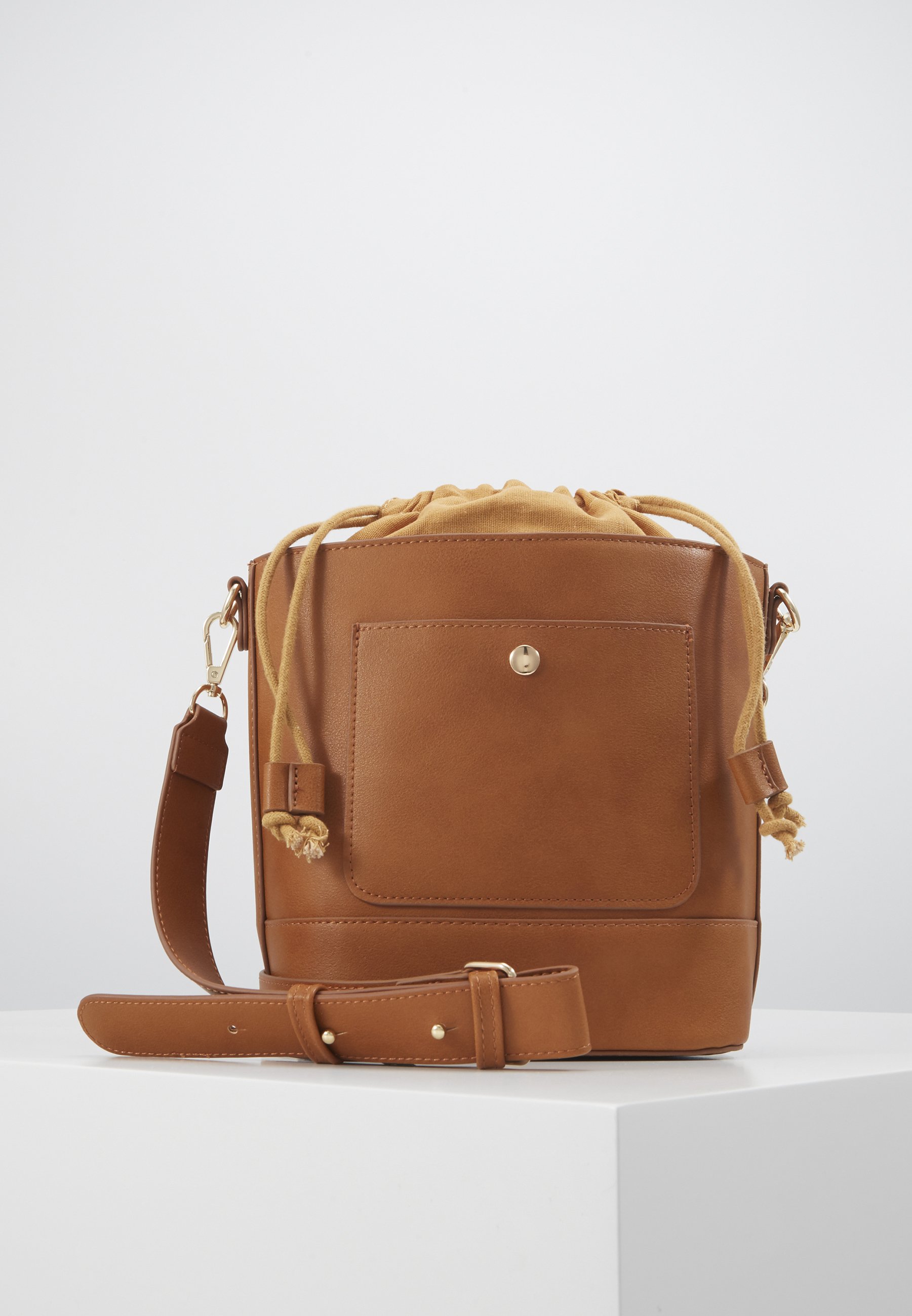 NAF NAF RBOWLY Håndveske camel Zalando.no NAF NAF Håndveske camel Zalando.no